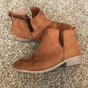 fall/ winter brown booties